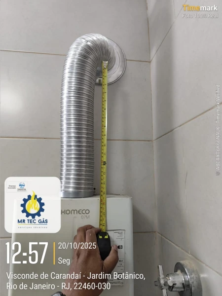 Instalação de tubulação de gás de cozinha